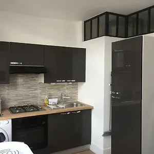 Beau Studio Meublé 25m2 Avec Parking Appartement Aix-les-Bains